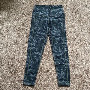 Amazon unworn camo workout leggings size XL